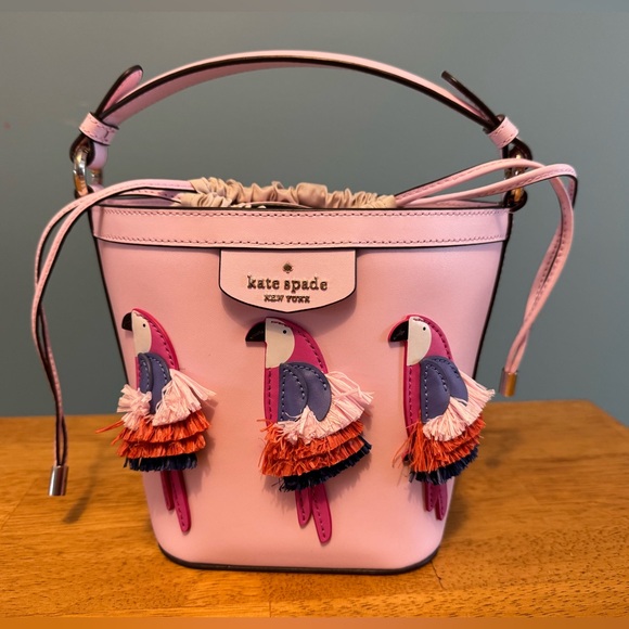 Kate Spade Pippa Flock Party Parrot Small Bucket Crossbody Bag Light Pink - Picture 3 of 5
